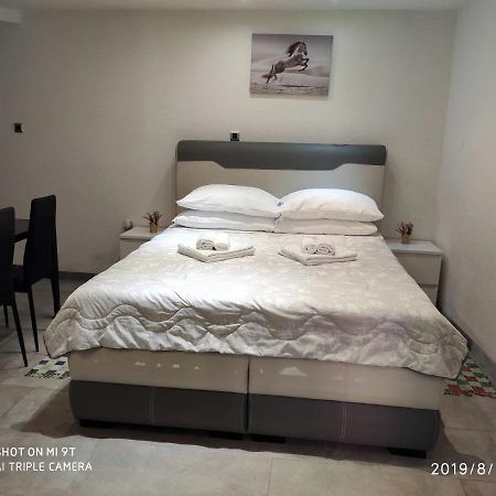 Apartament Cres Luaran gambar