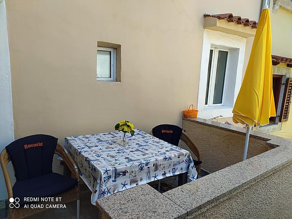 Apartament Cres Luaran gambar