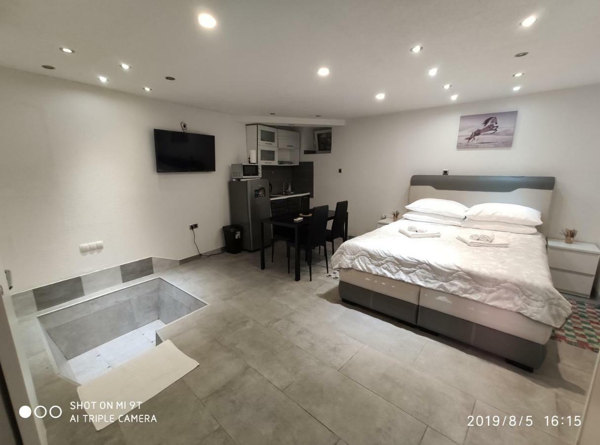 Apartament Cres Luaran gambar