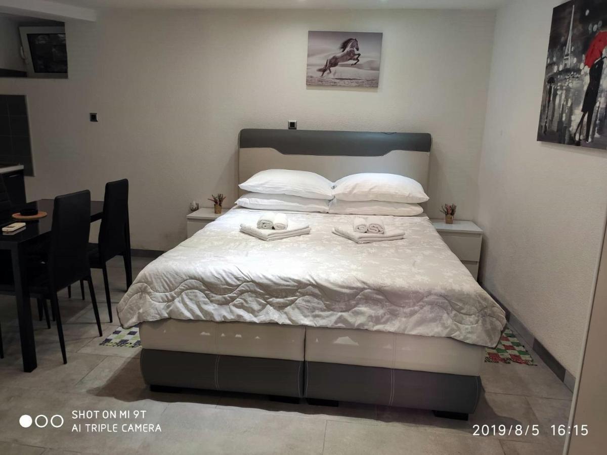 Apartament Cres Luaran gambar